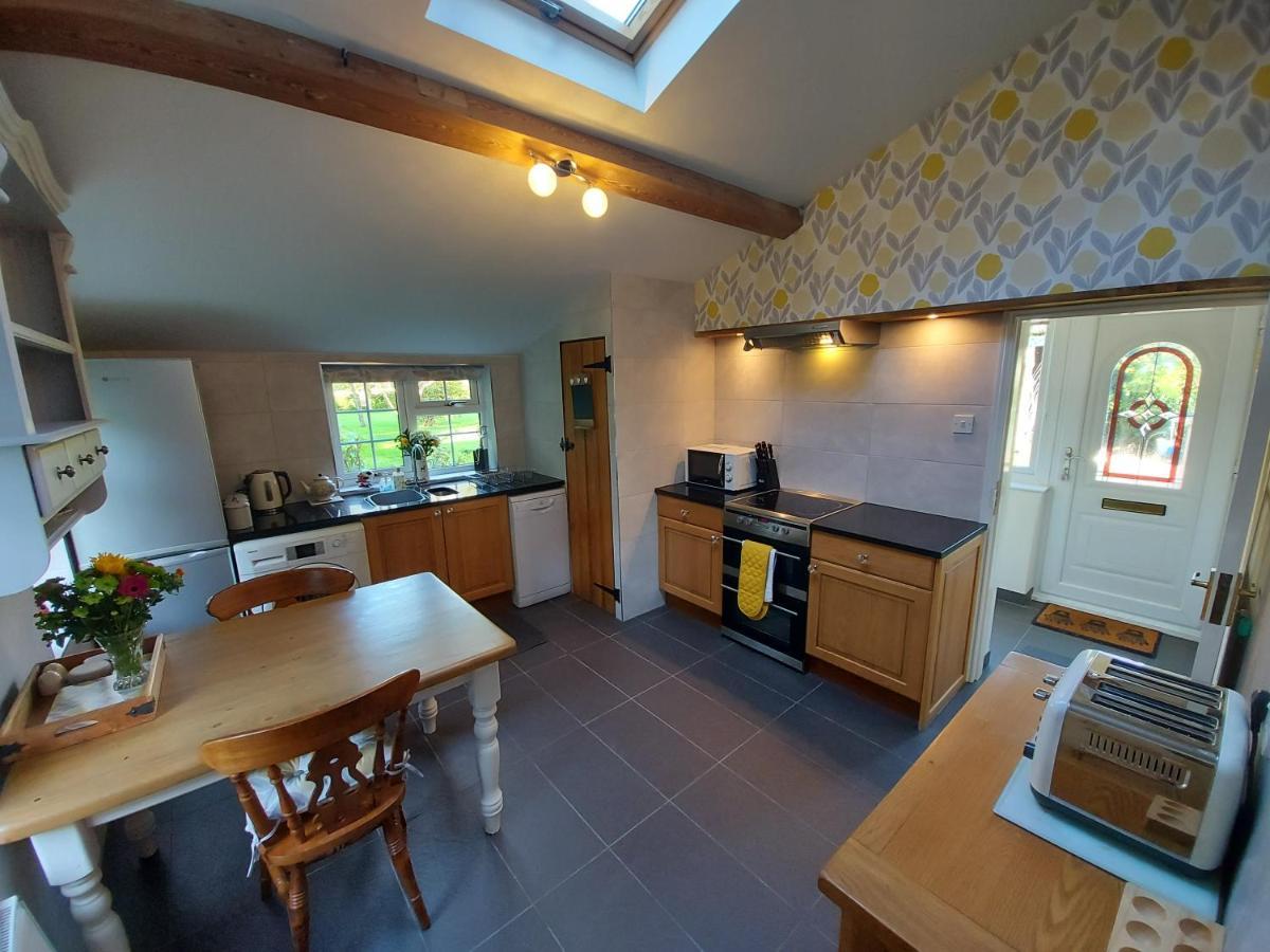 Saughall Mill Farm Cottage 체스터 외부 사진