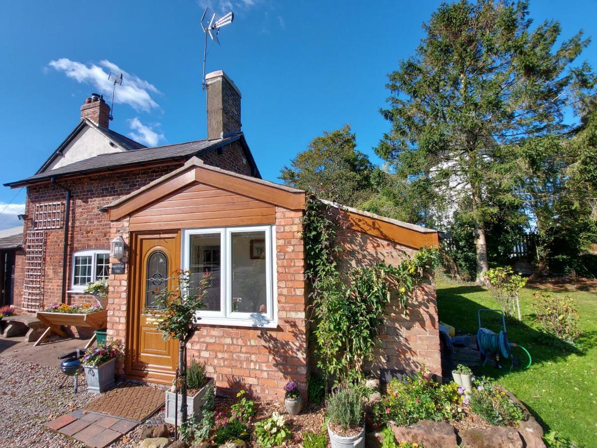 Saughall Mill Farm Cottage 체스터 외부 사진