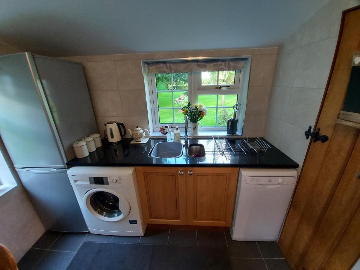 Saughall Mill Farm Cottage 체스터 외부 사진