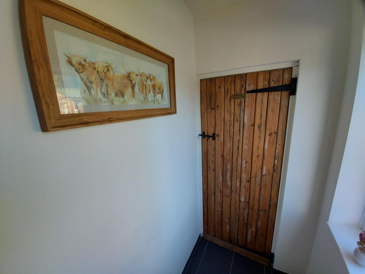 Saughall Mill Farm Cottage 체스터 외부 사진