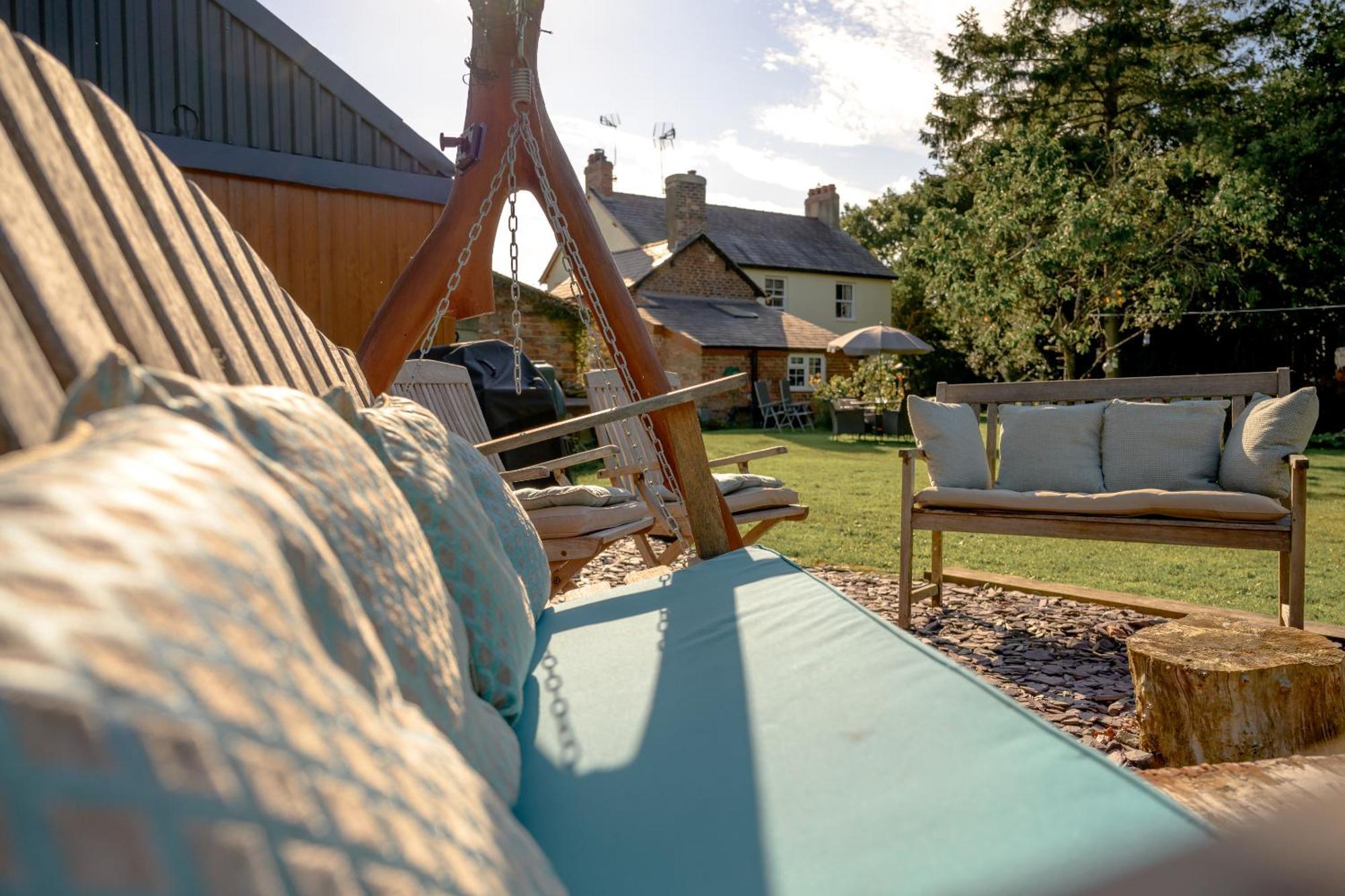 Saughall Mill Farm Cottage 체스터 외부 사진